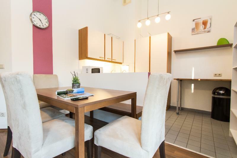 Apartmenthaus Hietzing I Contactless Check-In Vienna Exterior photo